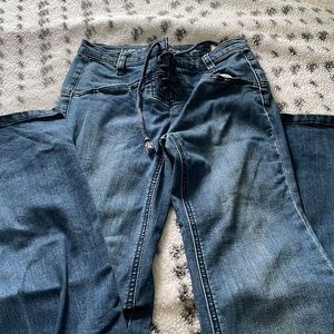 Tie lace jeans